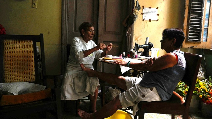 Cuba's entire electrical grid collapses, leaving whole island without power