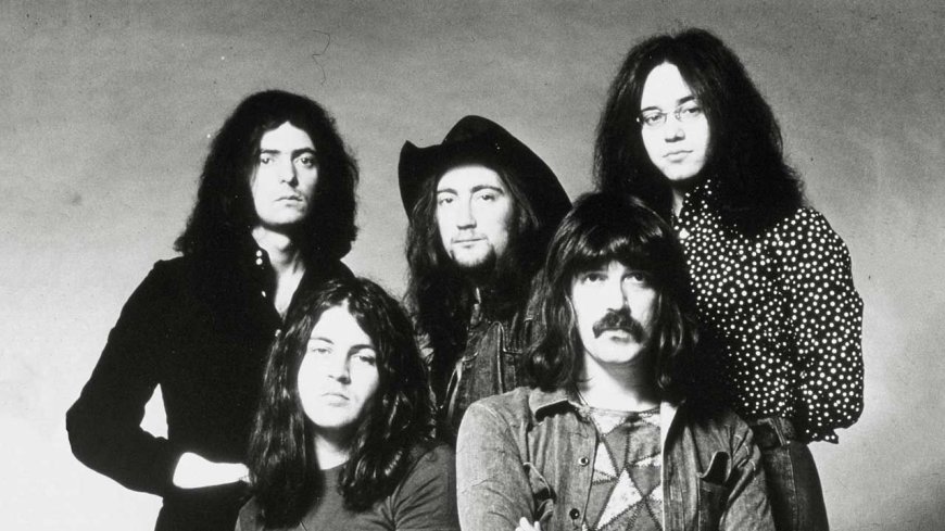 "So there I was slinging names about and accusing them of all sorts of things – dastardly deeds and vile occurrences!" Feuding and in crisis, Deep Purple combined two high-profile figures to create an anti-censorship classic