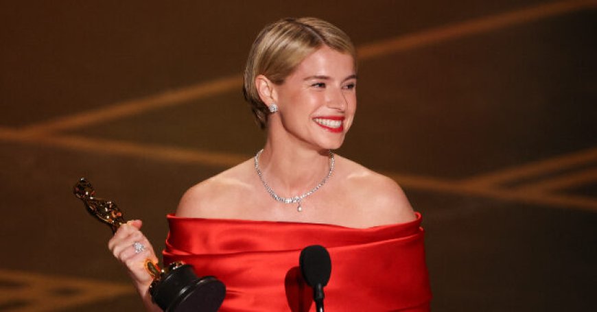 Watch: Actress Jessie Buckley Praises Marriage, Motherhood During Powerful Oscar-Winning Speech