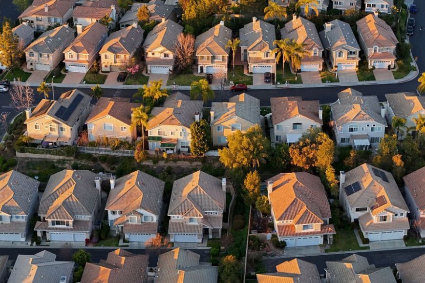 Oldest Americans held more real estate wealth than ever in 2025