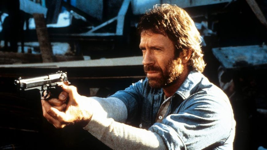 Hollywood outlet slammed for saying Chuck Norris' politics, 'cop agenda' overshadowed his legacy