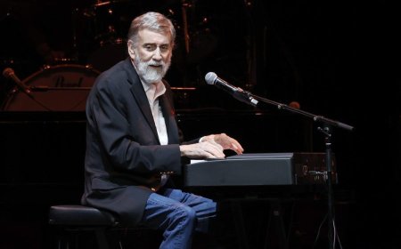 Singer-songwriter Ray Stevens suffers broken neck after fall