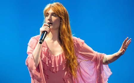 Florence and the Machine brings Planned Parenthood on tour to offer reproductive health advice