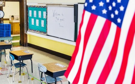 School reinstates Pledge of Allegiance following lawsuit claiming students weren't given opportunity