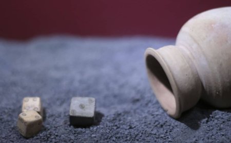 Scientists Thought They Were Ordinary Bones, But They Turned Out to Be 12,000-Year-Old Dice