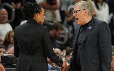 Megan Rapinoe says Geno Auriemma has 'added responsibility' of positive representation because he is White