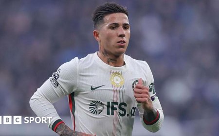 Fernandez sorry but will miss Man City - Rosenior