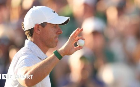 Magical 90 minutes tightens McIlroy's grip on Masters