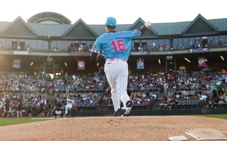 Minor league team plates 10 runs in one inning on just one hit, zero errors in frigid conditions