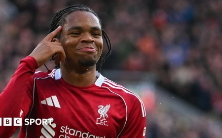 Fortune favours the brave - will Slot start Ngumoha against PSG?