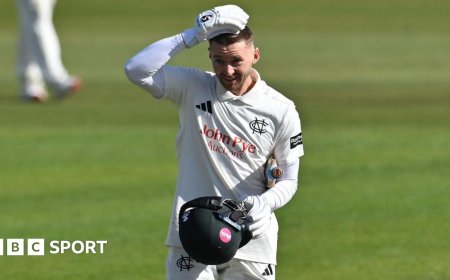 Clarke hits 136 to put Notts in control over Glam