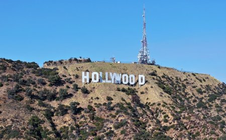 Former supermodel says celebrities need to 'wake up' and recognize Christian fans