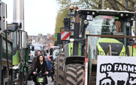 Left-Wing Irish Government Faces No Confidence Vote Amid Farmer Protests Against Fuel Tax