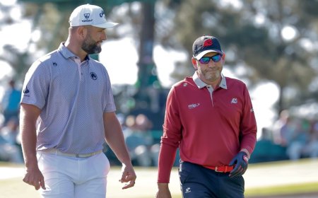 Frustrated Garcia breaks driver on No. 2 tee box