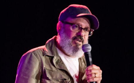 Video: Audience Erupts in Laughter After Comedian David Cross Says He Looks Forward to President Trump's Death