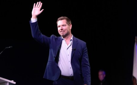 Senate Democrat avoids answering whether Swalwell should resign from Congress