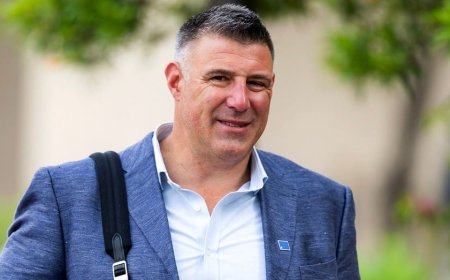 Patriots' Mike Vrabel was never expected at team's pre-draft press conference