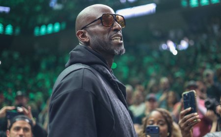 Fans give KG big welcome in his return to Wolves