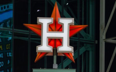 Reeling Astros place Pena, Imai on injury list