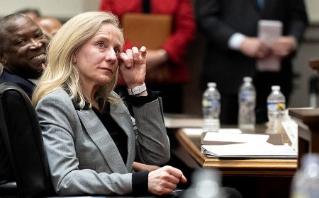 WATCH: Spanberger knocked for ‘bait and switch’ hypocrisy as popularity plummets amid redistricting fiasco