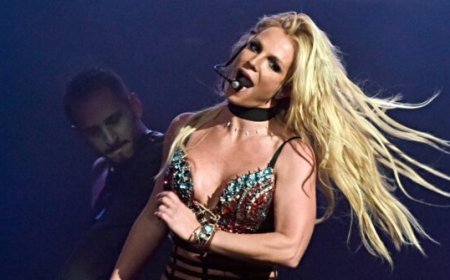 Britney Spears Enters Rehab Following DUI Arrest