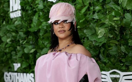 Rihanna makes history again by breaking RIAA singles certification record