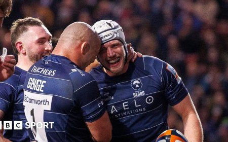 Bristol thump Gloucester to narrow gap to top four