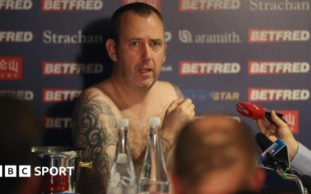 'I'd run the M4 naked' - Williams targets snooker history