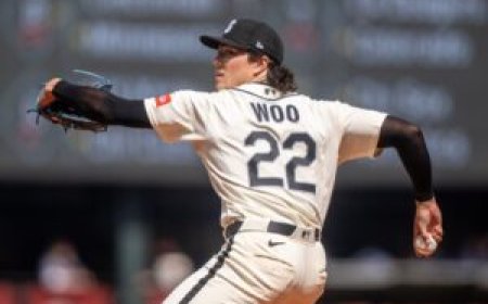 Bryan Woo sets down 15 straight as Mariners drop Rangers