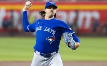Blue Jays score 8 runs in first in rout of Diamondbacks