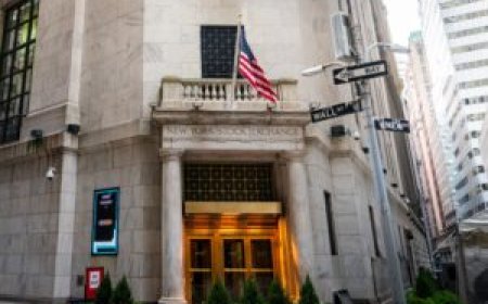 Stocks Slip as Iran Tensions Resurface, Oil Surges and Volatility Rebounds