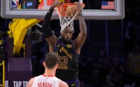 Short-handed Lakers show grit in leading series vs. Rockets