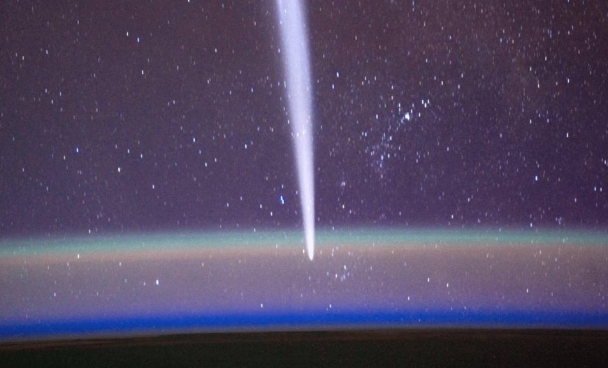 A Massive Comet Could Light Up the Sky This April If It Survives the Sun’s Fiery Embrace