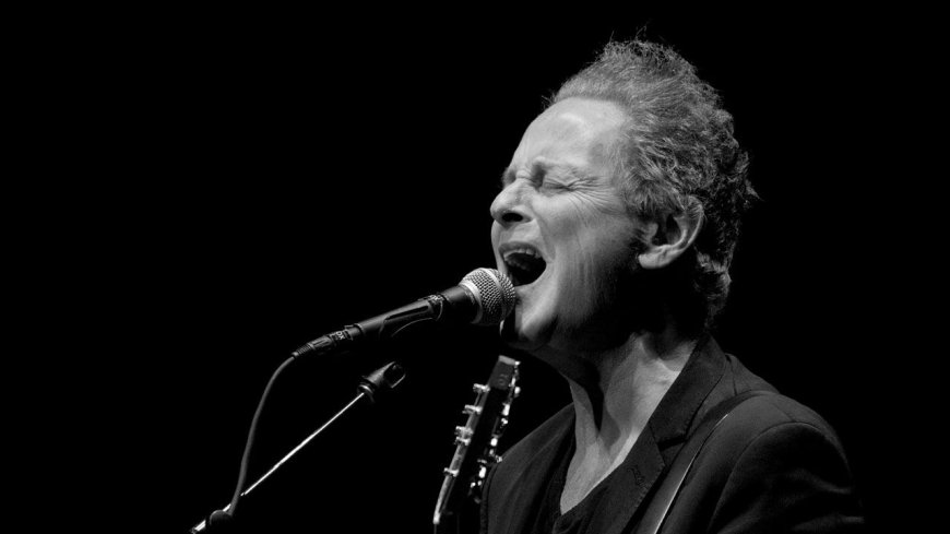 Fleetwood Mac star Lindsey Buckingham attacked in Santa Monica