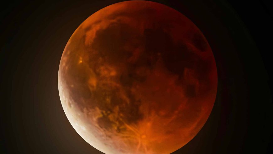 Goodbye to total eclipses: every year, the Moon moves a little further away… and the most visible consequence has a date