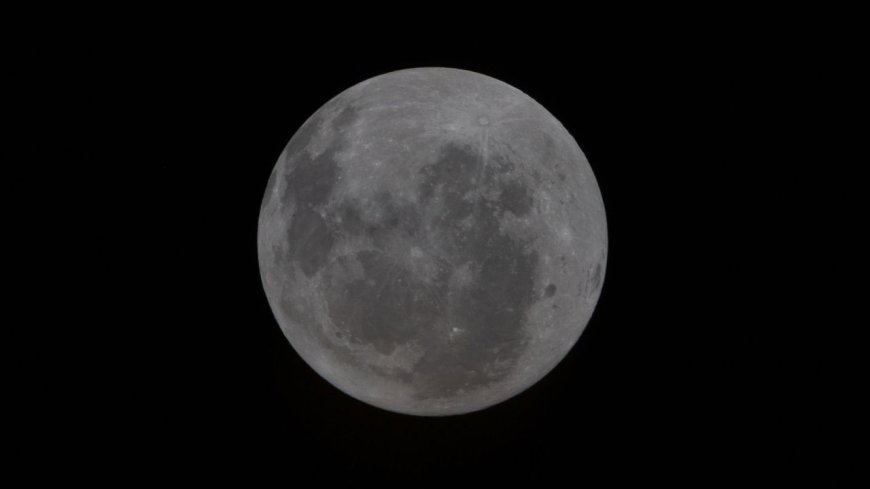 When the moon hits your eye from your Orion ship up high, that's a 'mare' for Artemis 2