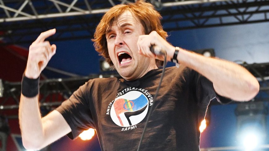 “Someone put toilet paper in my back pocket and set fire to it. I sat in the sink and fell asleep. The soundtrack to that night was Gong!” How Napalm Death’s Barney Greenway got into prog