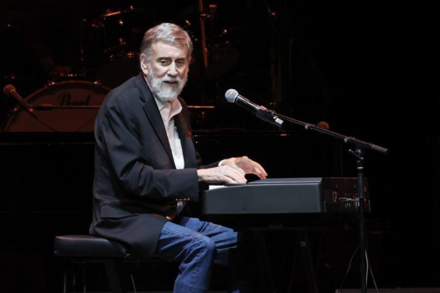 Singer-songwriter Ray Stevens suffers broken neck after fall