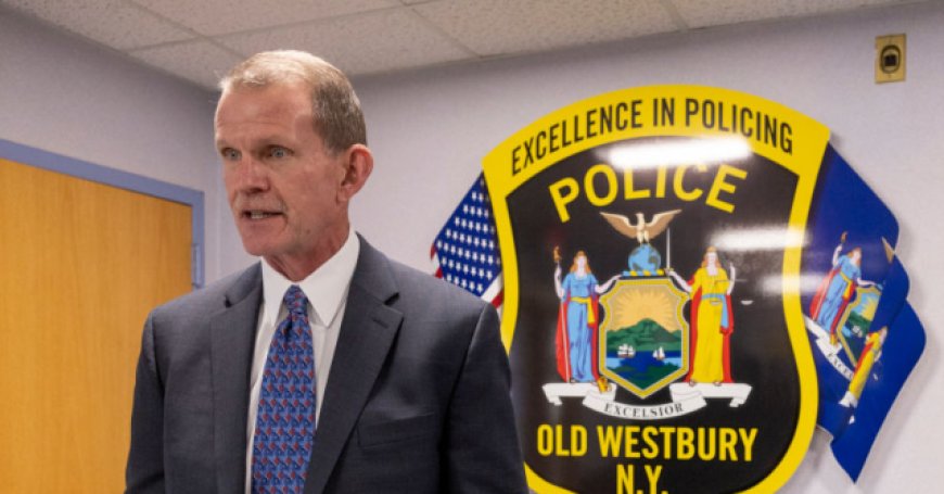 Fast-Acting Police Save Man Suffering Cardiac Arrest in New York Diner: 'Without Them, I'm Not Here'