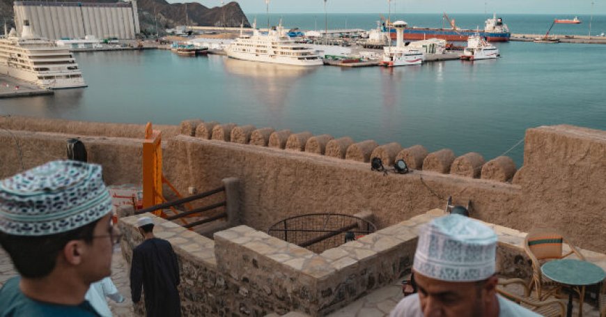 Reports: Iran Blocks Traffic in Strait of Hormuz over Israeli Strikes in Lebanon