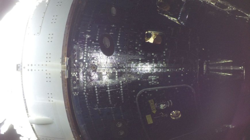 Artemis 2 astronaut poses for epic selfie | Space photo of the day for April 9, 2026