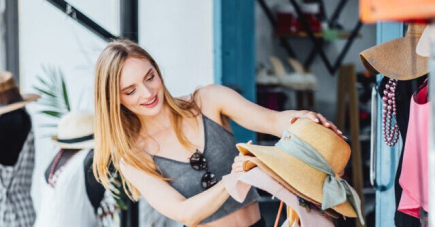 Consumer Spending Rose At Solid Pace in February