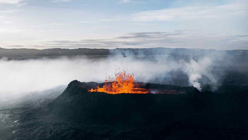 Geologists can now detect volcanoes just hours before they erupt, but the warning may come too late