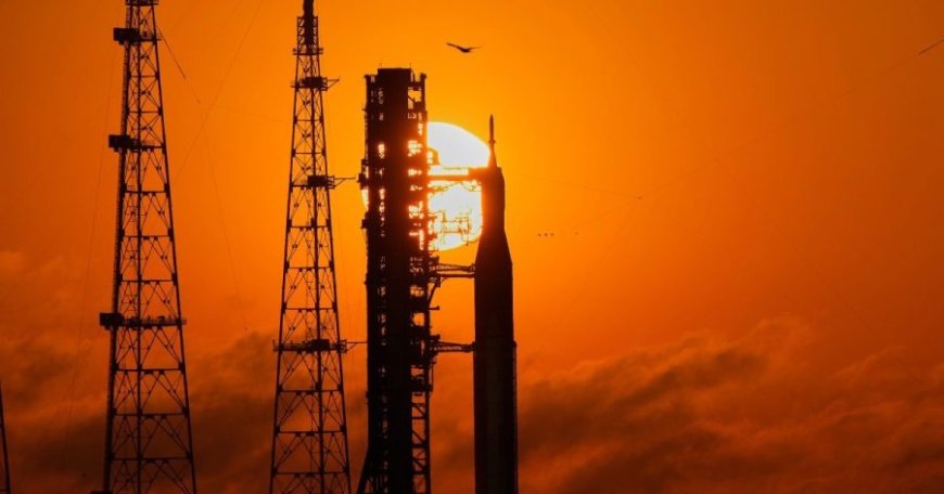 Watch Artemis II's dramatic return to Earth at the Cosmosphere