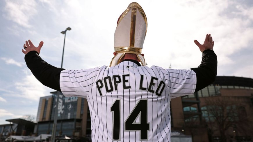 Pope hats for everyone: White Sox answer fan frenzy with full-stadium promo