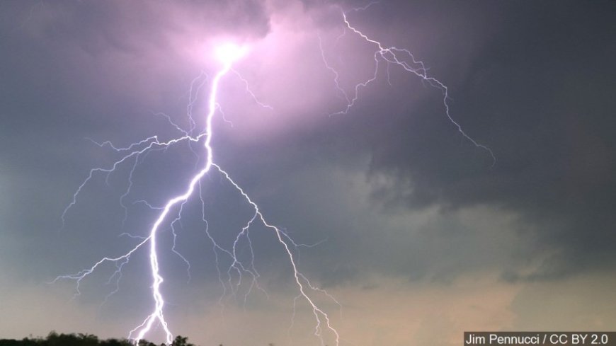 Warm and windy start to week with thunderstorms on the way