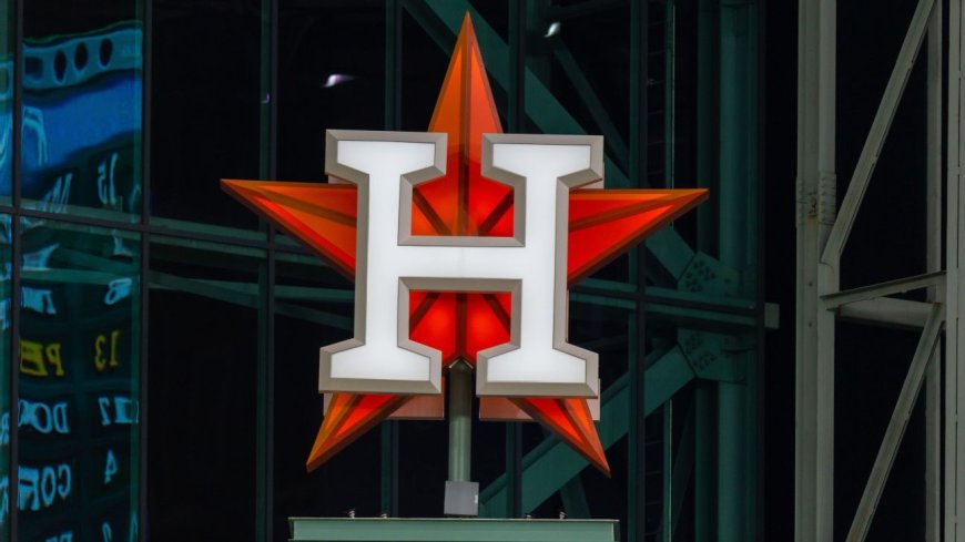 Reeling Astros place Pena, Imai on injury list