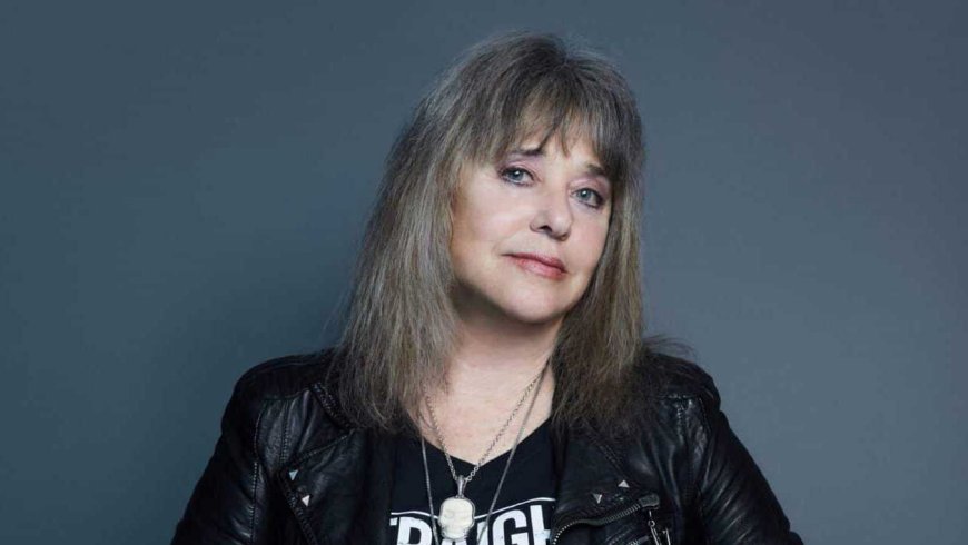 "I finally had to ask the road crew to get him off the stage, he was messing it all up." Suzi Quatro's stories of Alice Cooper, Iggy Pop, Joan Jett, Phil Lynott, Peter Frampton, Chrissie Hynde and more