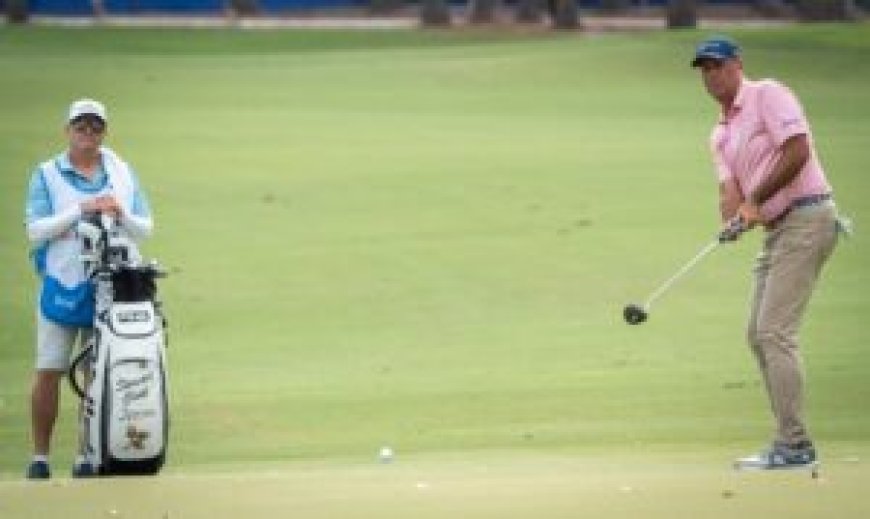 Stewart Cink shoots course-record 63 to win Senior PGA by six