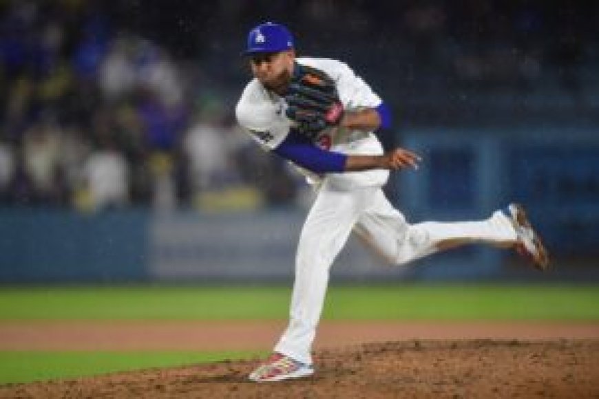 Dodgers RHP Edwin Diaz (elbow surgery) out till second half